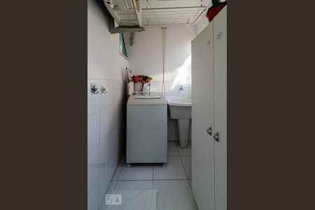 Apartamento à venda com 68m², 2 quartos e 1 vagaÁrea de serviço