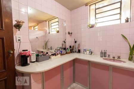 Casa à venda com 600m², 6 quartos e 3 vagasBanheiro da Suíte