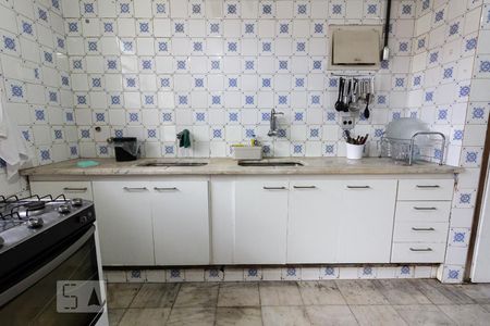 Casa à venda com 600m², 6 quartos e 3 vagasCozinha