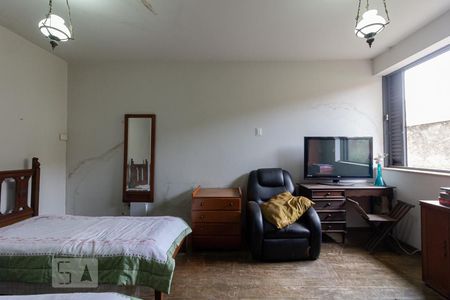 Casa à venda com 600m², 6 quartos e 3 vagasQuarto 2