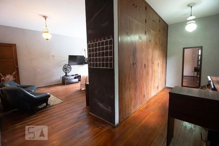 Casa à venda com 600m², 6 quartos e 3 vagasCloset da suíte