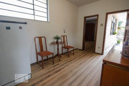 Casa à venda com 600m², 6 quartos e 3 vagasCorredor