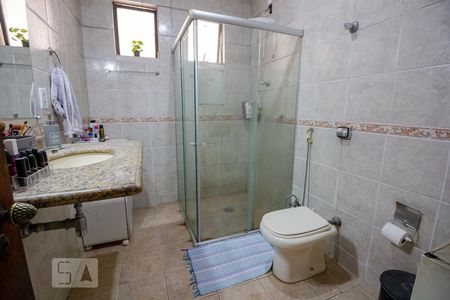 Casa à venda com 600m², 6 quartos e 3 vagasSemi-Suíte