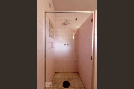 Casa à venda com 600m², 6 quartos e 3 vagasBanheiro da Suíte