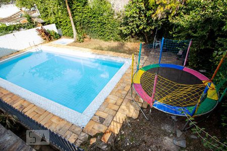 Casa à venda com 600m², 6 quartos e 3 vagasVista da área externa