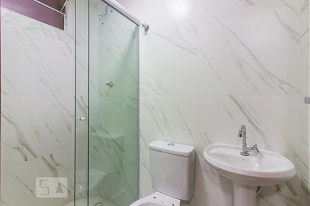 Banheiro de apartamento para alugar com 1 quarto, 31m² em Vila Aurora (zona Norte), São Paulo