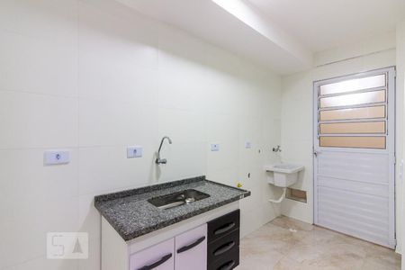 Cozinha de apartamento para alugar com 1 quarto, 31m² em Vila Aurora (zona Norte), São Paulo