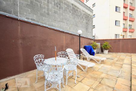 Casa à venda com 350m², 5 quartos e 4 vagas Casa à venda com 350m², 5 quartos e 4 vagasÁrea comum - Piscina