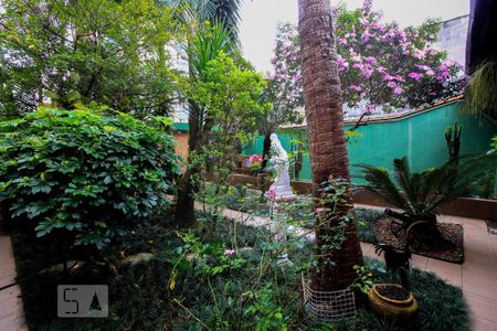 Casa à venda com 350m², 5 quartos e 4 vagas Casa à venda com 350m², 5 quartos e 4 vagasEntrada