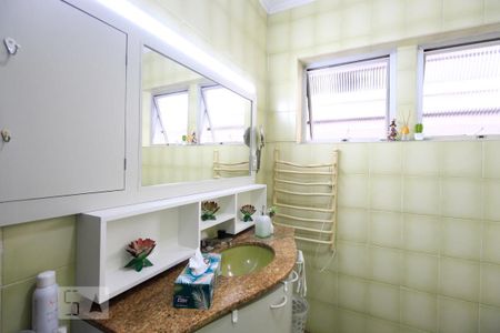 Casa à venda com 350m², 5 quartos e 4 vagas Casa à venda com 350m², 5 quartos e 4 vagasBanheiro Social