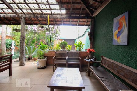 Casa à venda com 350m², 5 quartos e 4 vagas Casa à venda com 350m², 5 quartos e 4 vagasHall