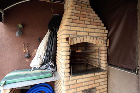 Casa à venda com 350m², 5 quartos e 4 vagas Casa à venda com 350m², 5 quartos e 4 vagasÁrea comum - Churrasqueira