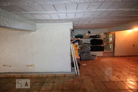 Casa à venda com 350m², 5 quartos e 4 vagas Casa à venda com 350m², 5 quartos e 4 vagasGaragem