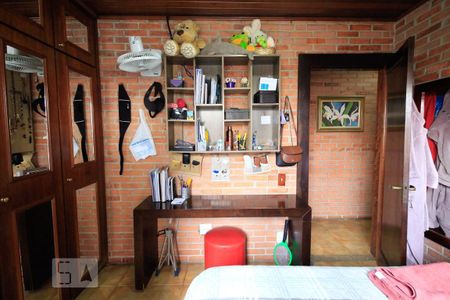 Casa à venda com 350m², 5 quartos e 4 vagas Casa à venda com 350m², 5 quartos e 4 vagasQuarto 2