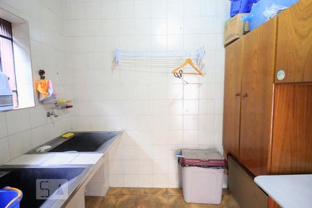 Casa à venda com 350m², 5 quartos e 4 vagas Casa à venda com 350m², 5 quartos e 4 vagasEdícula - Lavanderia