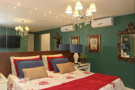 Casa de condomínio à venda com 570m², 5 quartos e 4 vagas Casa de condomínio à venda com 570m², 5 quartos e 4 vagasSuíte 3