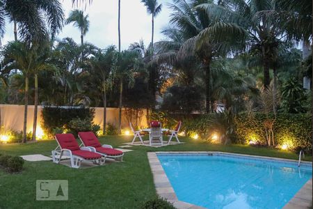 Casa de condomínio à venda com 570m², 5 quartos e 4 vagas