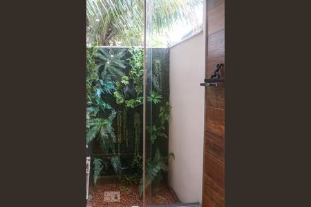 Casa de condomínio à venda com 570m², 5 quartos e 4 vagas Casa de condomínio à venda com 570m², 5 quartos e 4 vagasDetalhe do Banheiro da Suíte 2