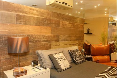 Casa de condomínio à venda com 570m², 5 quartos e 4 vagas Casa de condomínio à venda com 570m², 5 quartos e 4 vagasSuíte 2