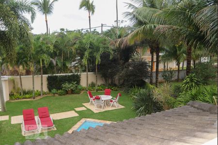 Casa de condomínio à venda com 570m², 5 quartos e 4 vagas Casa de condomínio à venda com 570m², 5 quartos e 4 vagasVista da Suíte 3