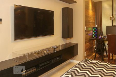 Casa de condomínio à venda com 570m², 5 quartos e 4 vagas Casa de condomínio à venda com 570m², 5 quartos e 4 vagasSuíte 2