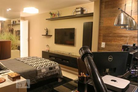 Casa de condomínio à venda com 570m², 5 quartos e 4 vagas Casa de condomínio à venda com 570m², 5 quartos e 4 vagasSuíte 2