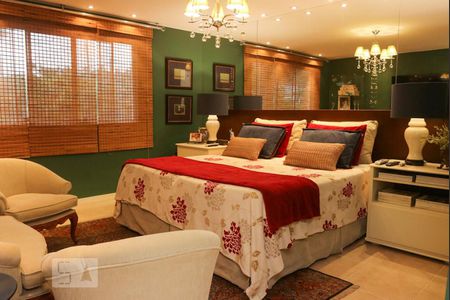 Casa de condomínio à venda com 570m², 5 quartos e 4 vagas Casa de condomínio à venda com 570m², 5 quartos e 4 vagasSuíte 3