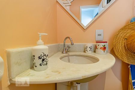 Apartamento à venda com 180m², 3 quartos e 1 vaga Apartamento à venda com 180m², 3 quartos e 1 vagaLavabo