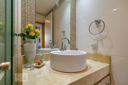 Apartamento à venda com 180m², 3 quartos e 1 vaga Apartamento à venda com 180m², 3 quartos e 1 vagaBanheiro Social