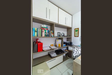 Apartamento à venda com 180m², 3 quartos e 1 vaga Apartamento à venda com 180m², 3 quartos e 1 vagaEscritório