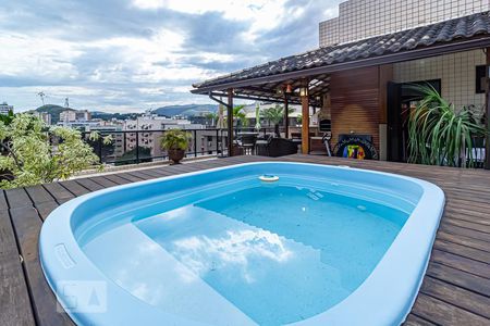 Apartamento à venda com 180m², 3 quartos e 1 vaga Apartamento à venda com 180m², 3 quartos e 1 vagaPiscina