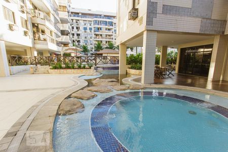 Apartamento à venda com 180m², 3 quartos e 1 vaga Apartamento à venda com 180m², 3 quartos e 1 vagaÁrea Comum