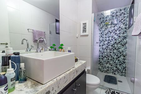 Apartamento à venda com 180m², 3 quartos e 1 vaga Apartamento à venda com 180m², 3 quartos e 1 vagaBanheiro da Suíte 1