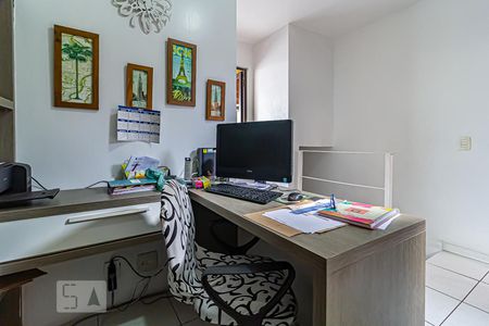 Apartamento à venda com 180m², 3 quartos e 1 vaga Apartamento à venda com 180m², 3 quartos e 1 vagaEscritório