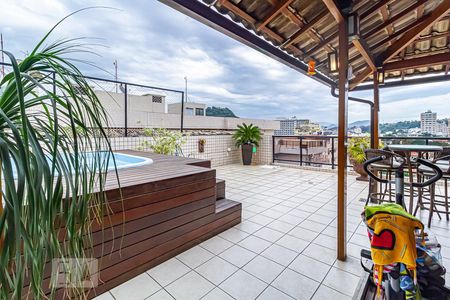 Apartamento à venda com 180m², 3 quartos e 1 vaga Apartamento à venda com 180m², 3 quartos e 1 vagaCobertura