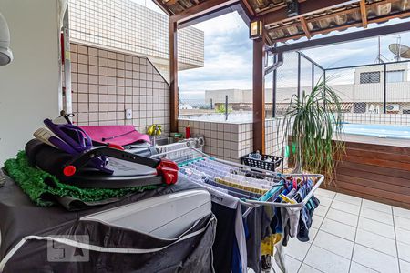 Apartamento à venda com 180m², 3 quartos e 1 vaga Apartamento à venda com 180m², 3 quartos e 1 vagaÁrea de Serviço