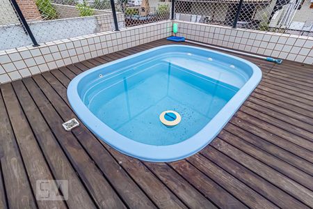 Apartamento à venda com 180m², 3 quartos e 1 vaga Apartamento à venda com 180m², 3 quartos e 1 vagaPiscina