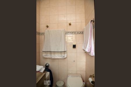 Casa à venda com 200m², 4 quartos e 2 vagasBanheiro da Suíte 2