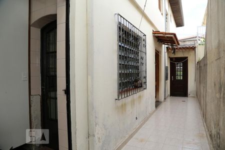 Casa à venda com 200m², 4 quartos e 2 vagasCorredor