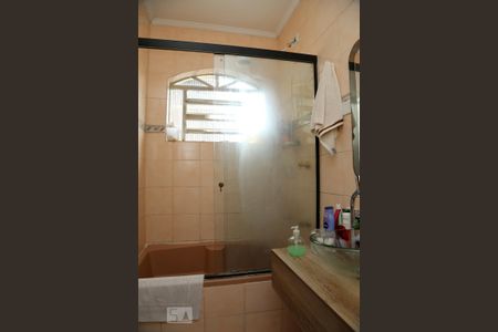 Casa à venda com 200m², 4 quartos e 2 vagasBanheiro da Suíte