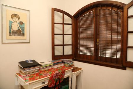 Casa à venda com 200m², 4 quartos e 2 vagasEscritório