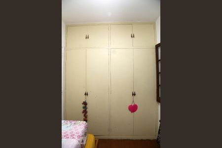 Casa à venda com 200m², 4 quartos e 2 vagasQuarto 2 - Armários