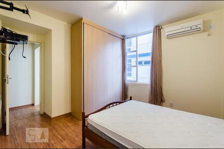 Suíte de apartamento para alugar com 1 quarto, 82m² em Pompéia, Santos