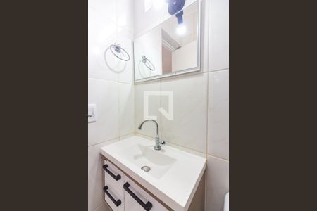 Casa à venda com 70m², 2 quartos e 2 vagas Casa à venda com 70m², 2 quartos e 2 vagasBanheiro da Suíte