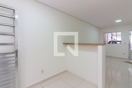 Casa à venda com 70m², 2 quartos e 2 vagas Casa à venda com 70m², 2 quartos e 2 vagasCozinha