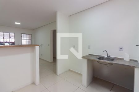 Casa à venda com 70m², 2 quartos e 2 vagas Casa à venda com 70m², 2 quartos e 2 vagasCozinha