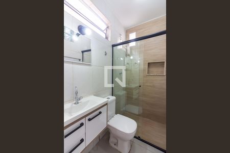 Casa à venda com 70m², 2 quartos e 2 vagas Casa à venda com 70m², 2 quartos e 2 vagasBanheiro da Suíte