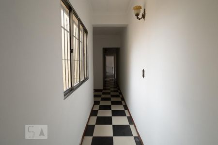 Casa para alugar com 313m², 5 quartos e 5 vagas Casa para alugar com 313m², 5 quartos e 5 vagasCorredor