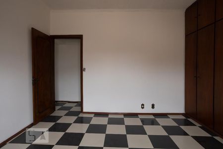 Casa para alugar com 313m², 5 quartos e 5 vagas Casa para alugar com 313m², 5 quartos e 5 vagasSuíte 2