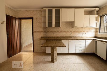 Casa para alugar com 313m², 5 quartos e 5 vagas Casa para alugar com 313m², 5 quartos e 5 vagasCozinha